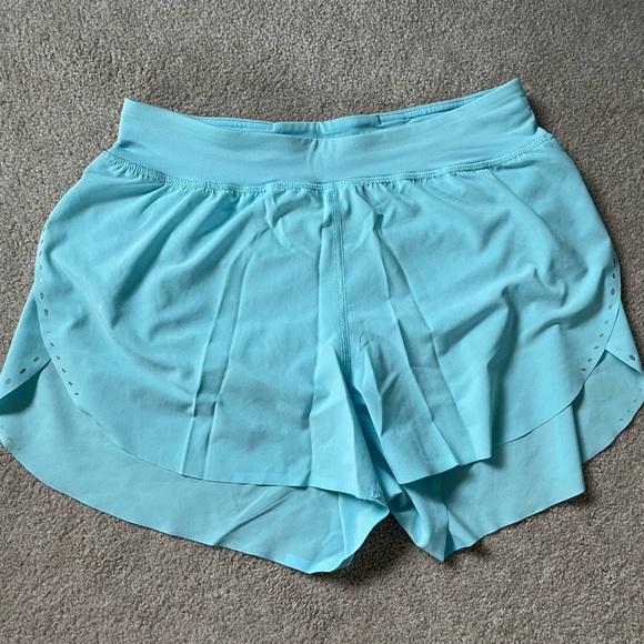 lululemon athletica Pants - Lululemon Find your pace high-rise lined short 3” Sz 6